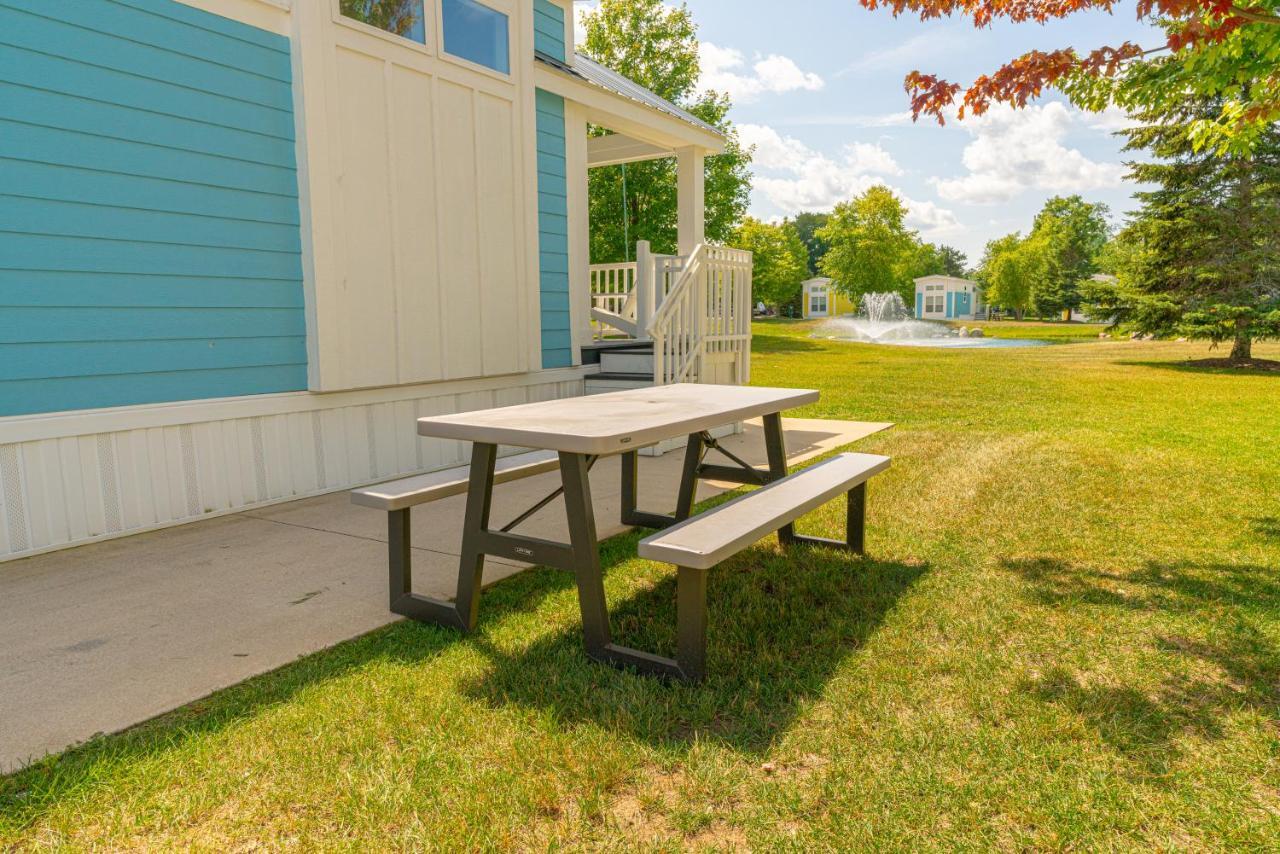 Hotel Sun Outdoors Petoskey Bay Harbor Exterior foto